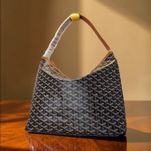 Architectural Patterned Women's Tote Bag in Brown, Tan & White